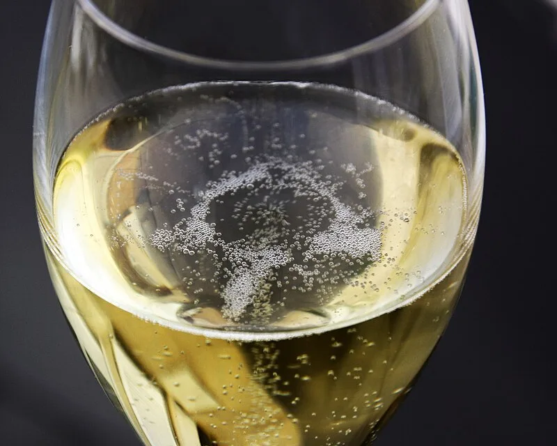 DECEMBER 31-NATIONAL CHAMPAGNE DAY