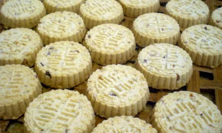 APRIL 9-NATIONAL CHINESE ALMOND COOKIE DAY