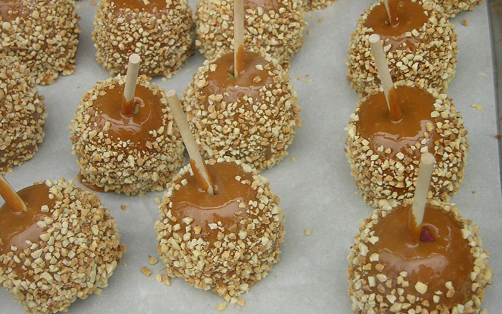 OCTOBER 31-NATIONAL CARAMEL APPLE DAY