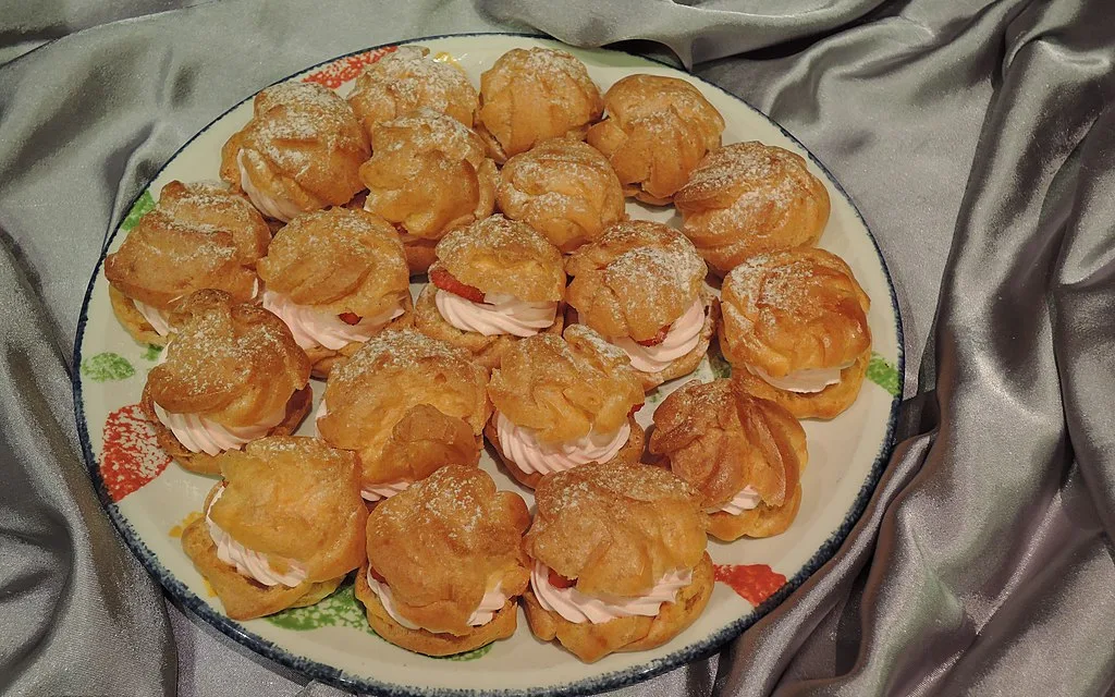 JANUARY 2-NATIONAL CREAM PUFF DAY