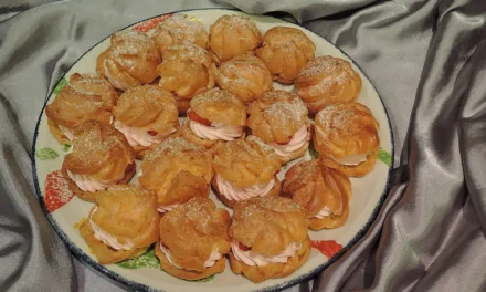 JANUARY 2-NATIONAL CREAM PUFF DAY